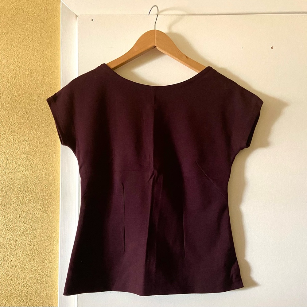 Maroon wine top with round neckline size 4/6/7 or xs/s Anahid